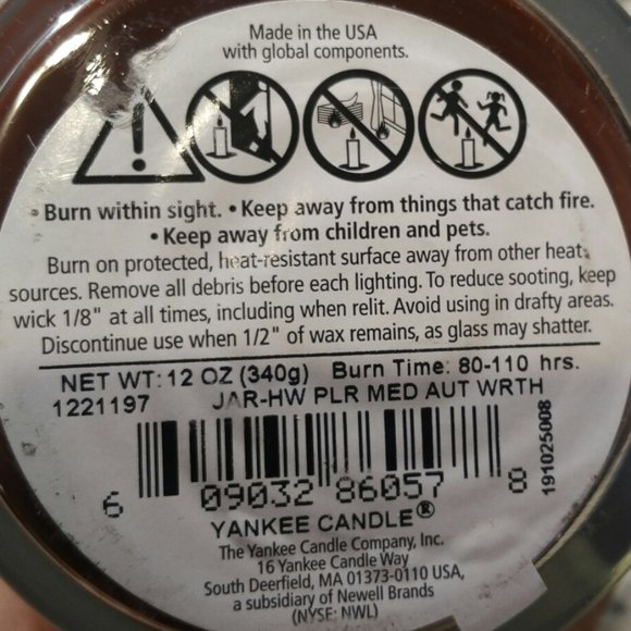 Yankee Candle, Autumn Wreath, Med Pillar - Picture 3 of 4